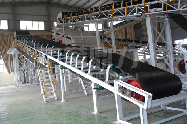 礦用帶式輸送機