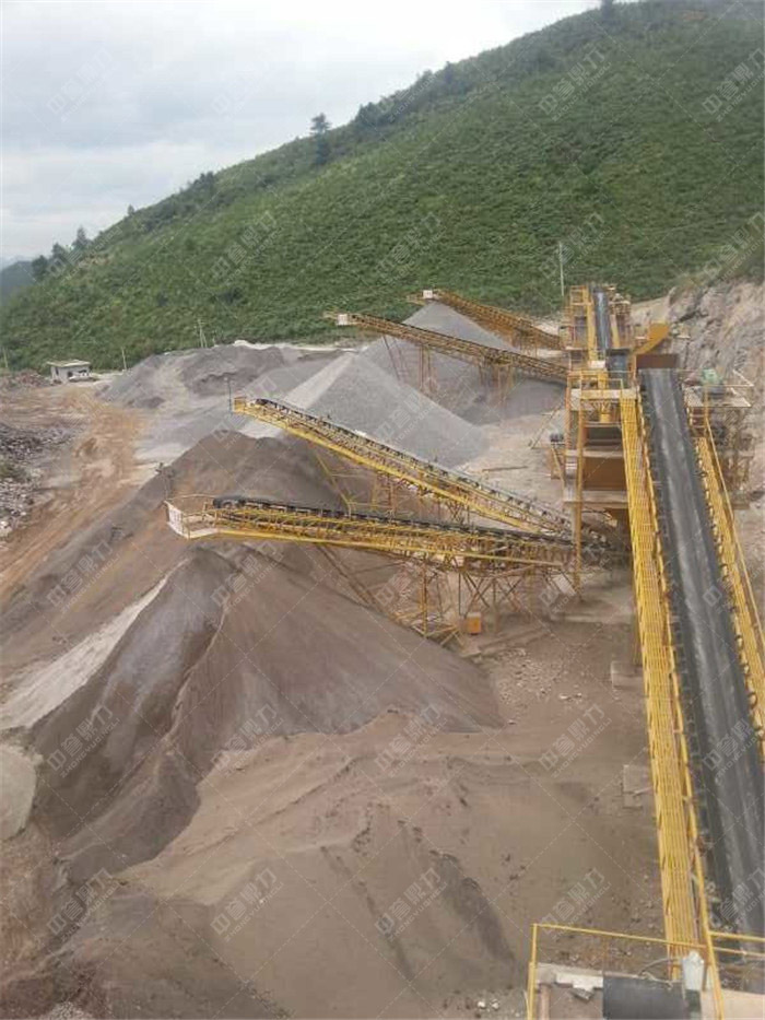 碎石設(shè)備生產(chǎn)線流程_時(shí)產(chǎn)200噸碎石生產(chǎn)線多少錢?