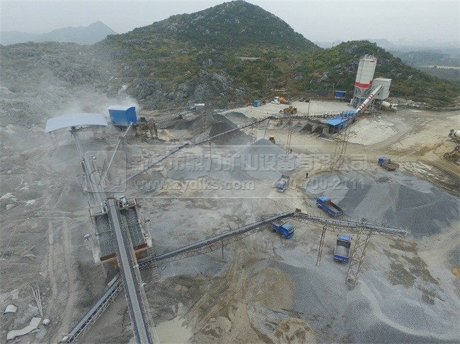 湖南制砂生產(chǎn)線-永州市江華縣時(shí)產(chǎn)300噸破碎制砂生產(chǎn)線